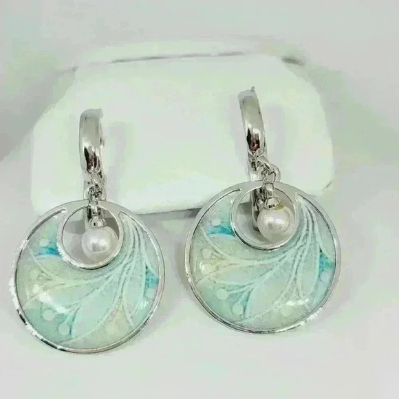 NWOT Beautiful Round Colorful Pearl Earrings - Picture 1 of 5